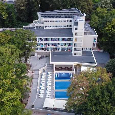 Ariana Hotel Kiten  Buitenkant foto