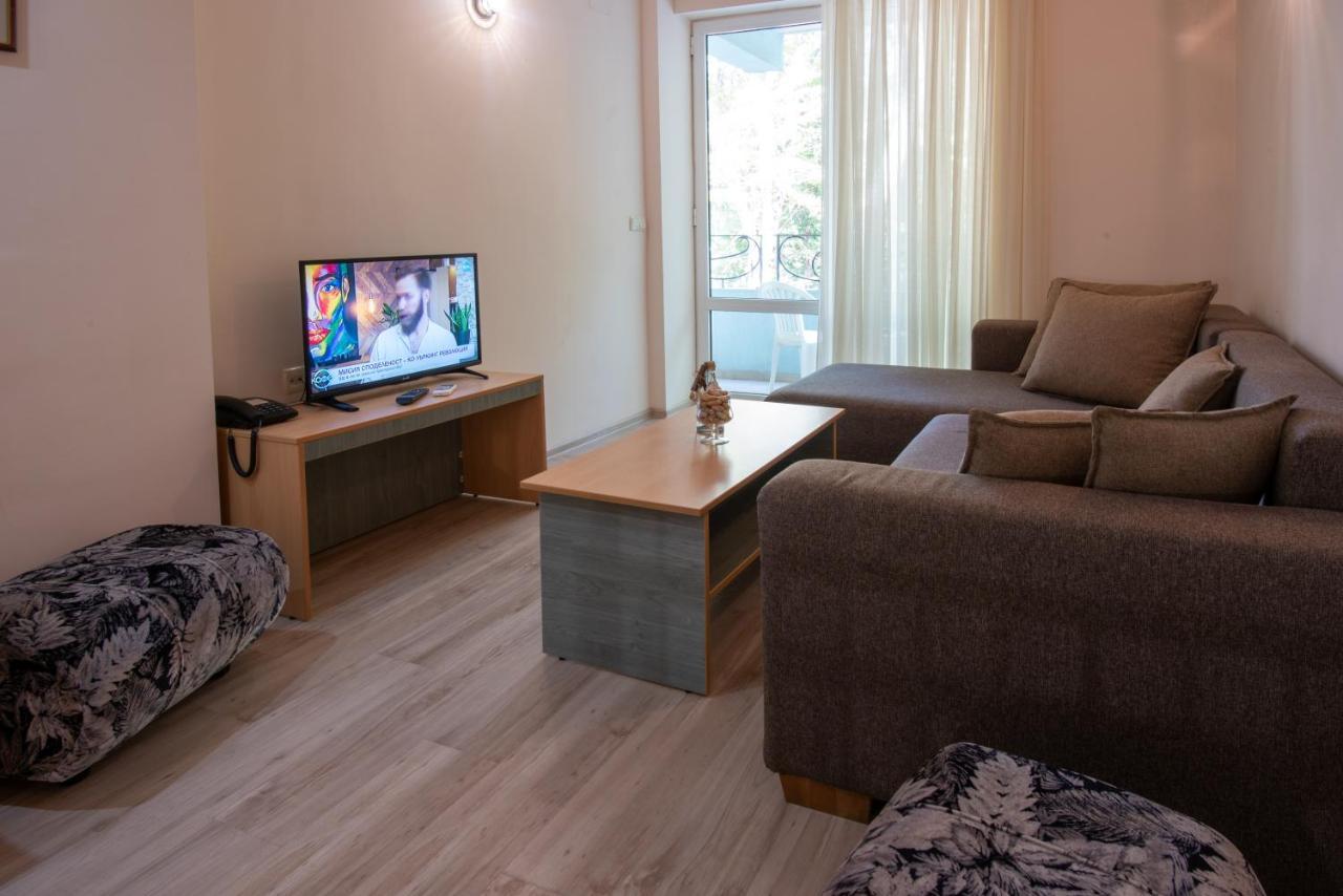 Ariana Hotel Kiten  Buitenkant foto