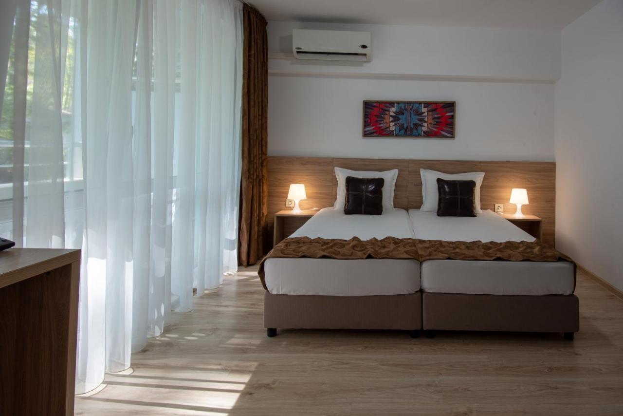 Ariana Hotel Kiten  Buitenkant foto