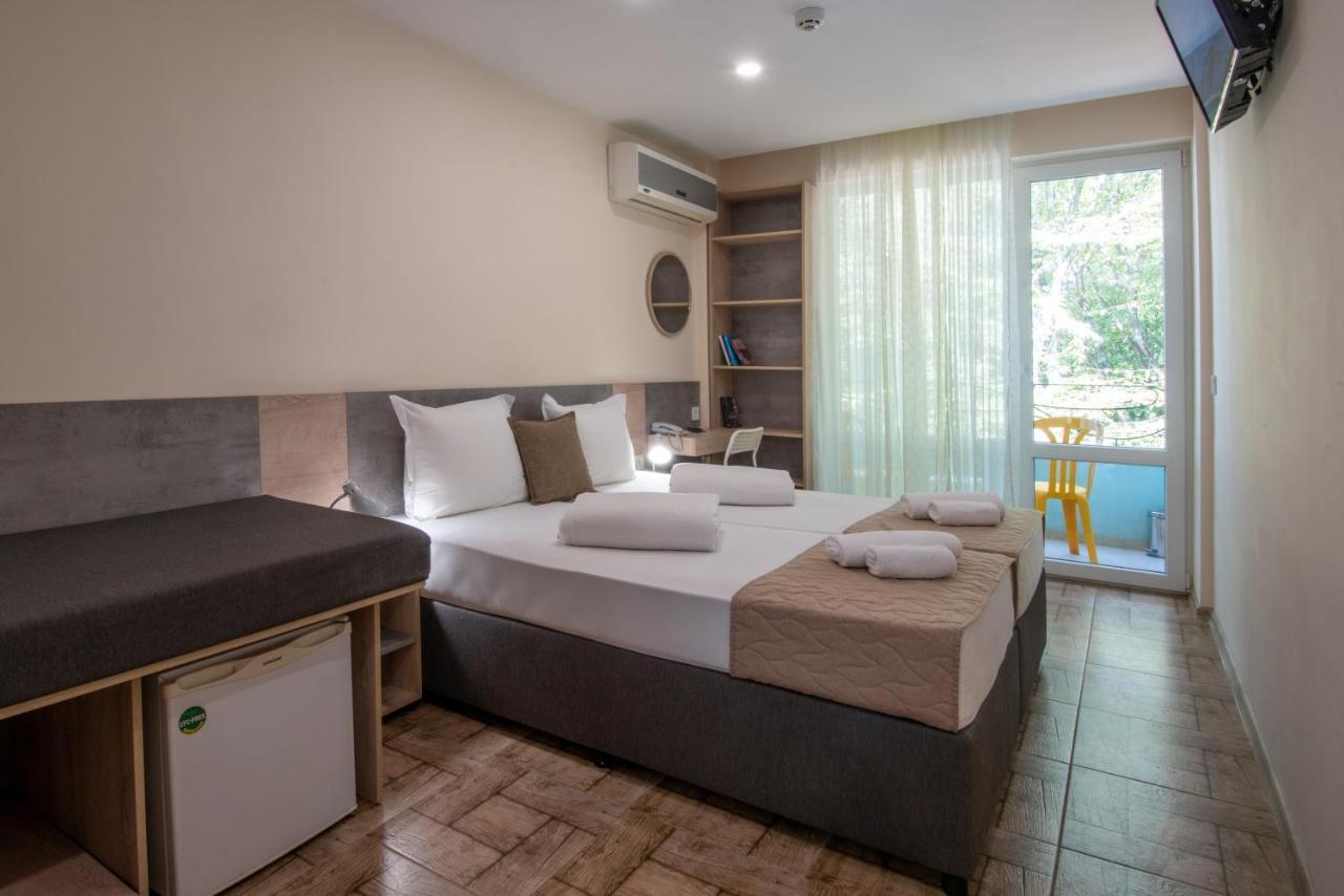 Ariana Hotel Kiten  Buitenkant foto