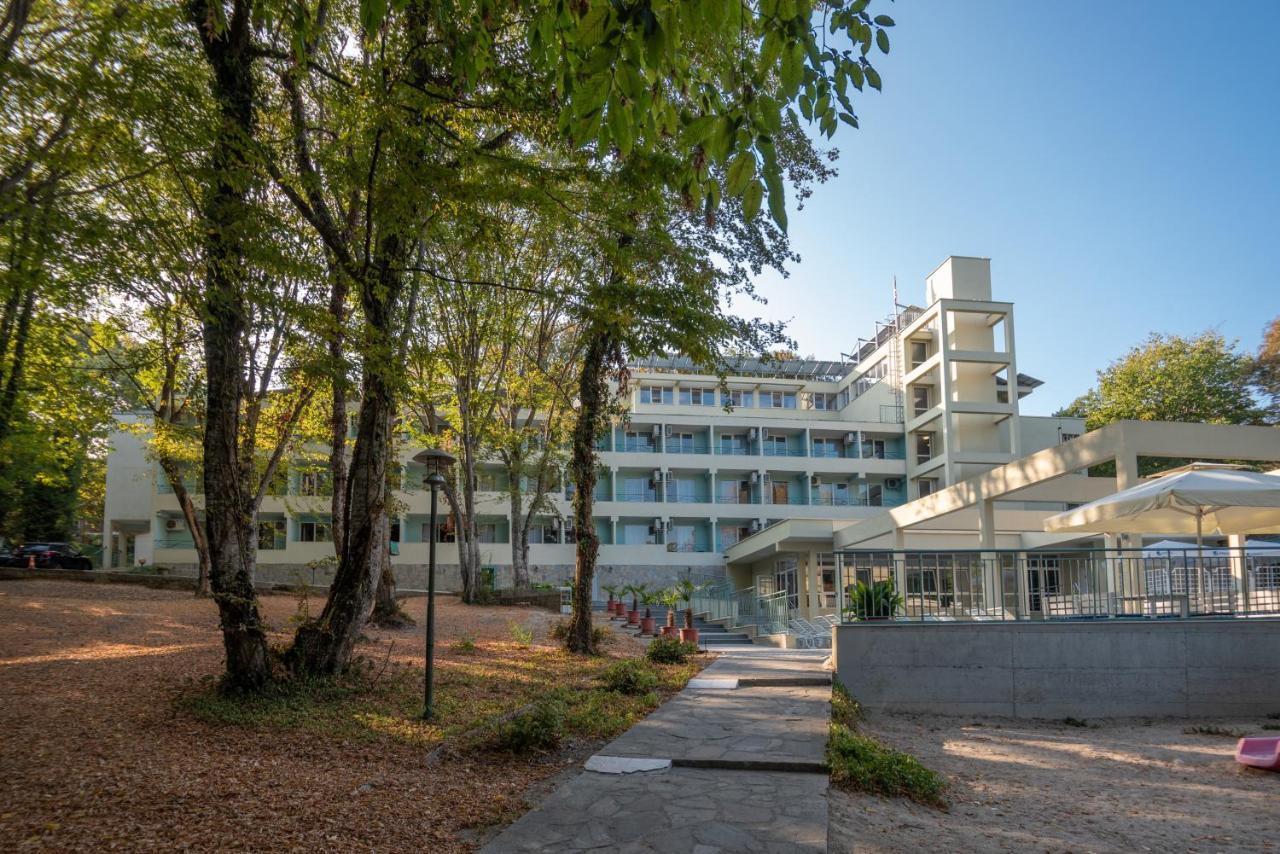 Ariana Hotel Kiten  Buitenkant foto
