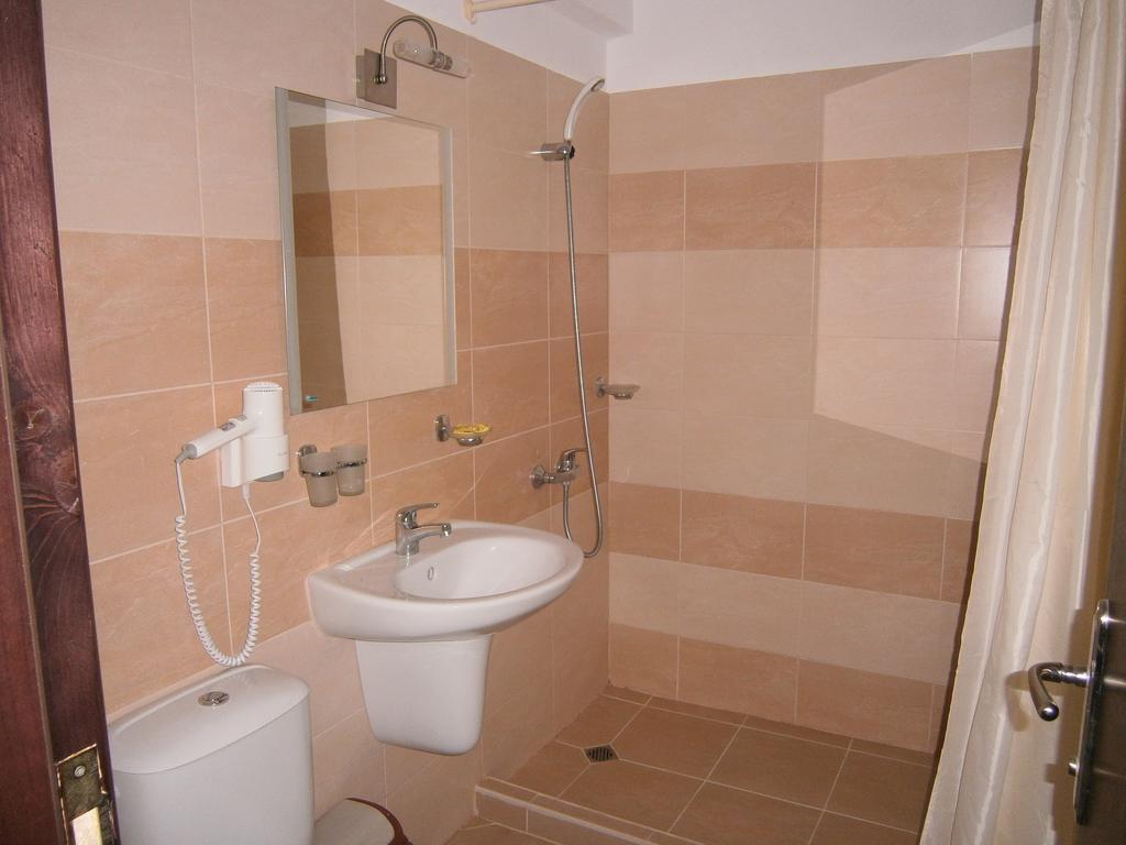 Ariana Hotel Kiten  Kamer foto