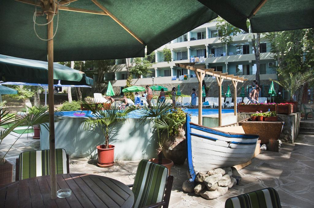 Ariana Hotel Kiten  Buitenkant foto