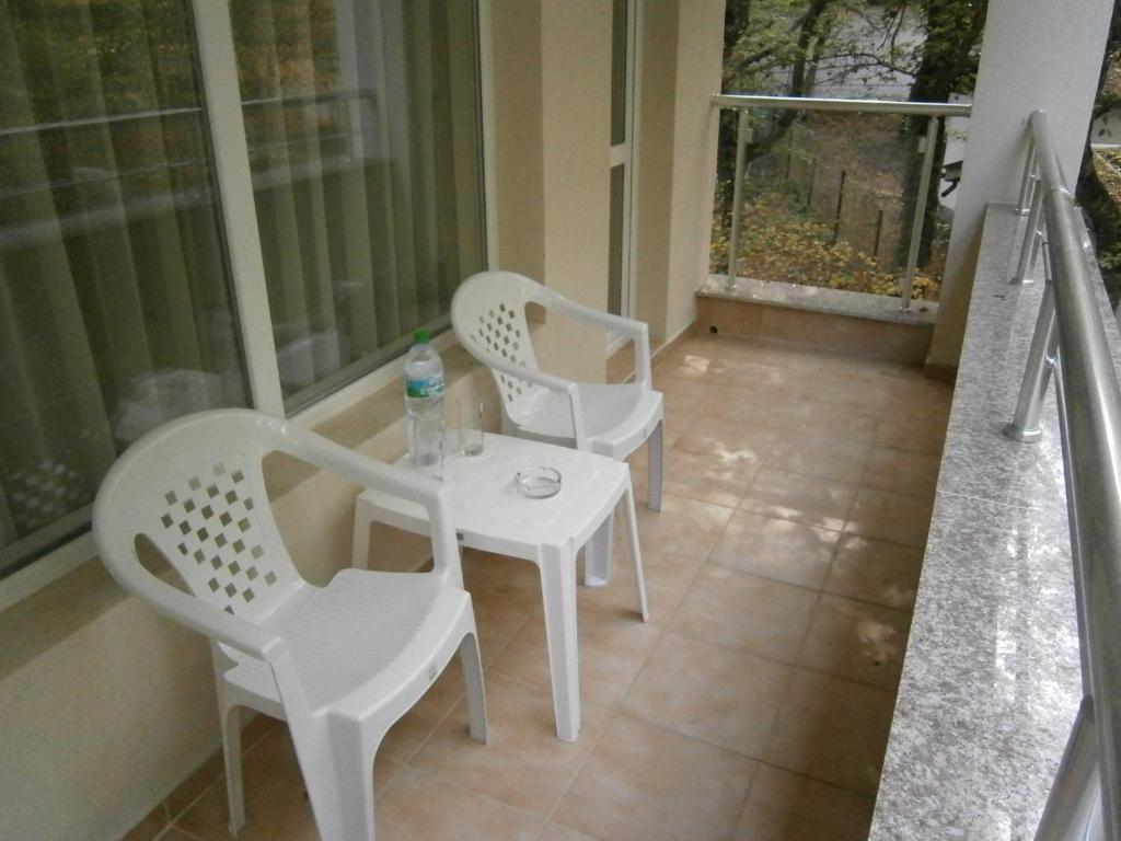Ariana Hotel Kiten  Buitenkant foto